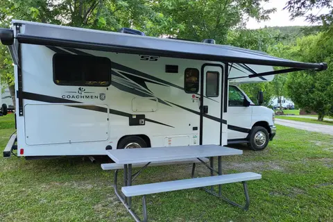 Jimmy Coachmen Freelander 21qss à essence Classe C