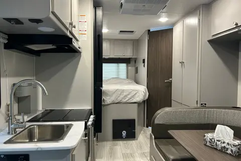Jimmy Coachmen Freelander 21qss à essence Classe C