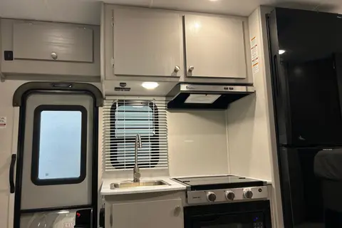 Jimmy Coachmen Freelander 21qss à essence Classe C
