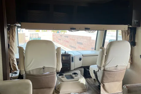 Spalding’s Thor Motor Coach ACE 30.4 Class A