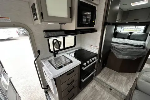 2025 Thor Magnitude 22GA, An Absolute Travel Machine Dream