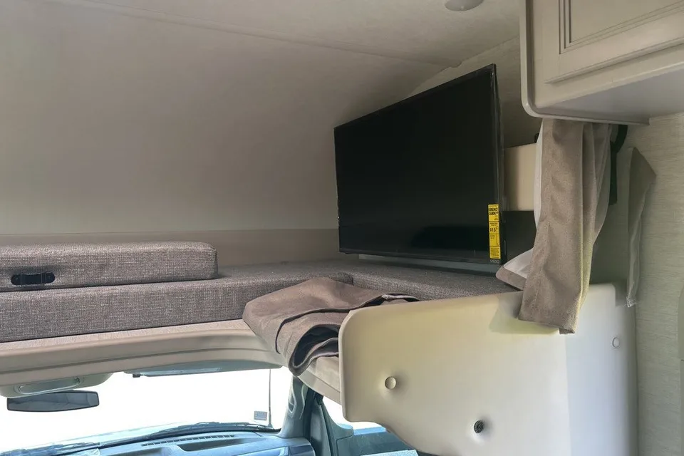 2025 Thor Magnitude 22GA, An Absolute Travel Machine Dream