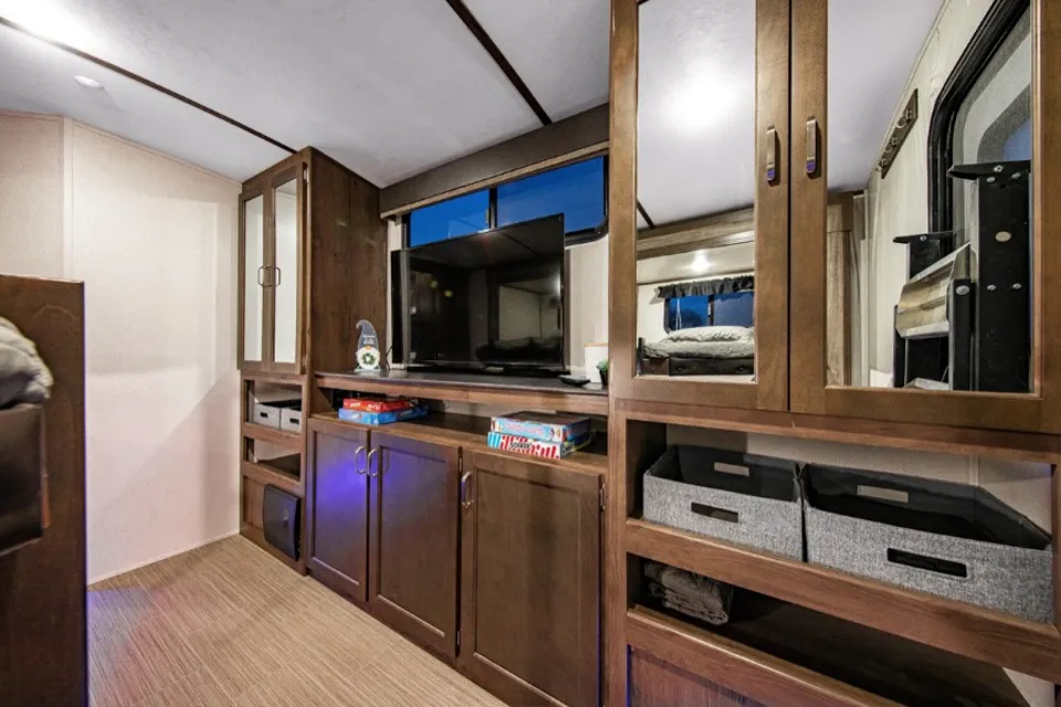 Unique Quad Double-Bunks Sleeps 12