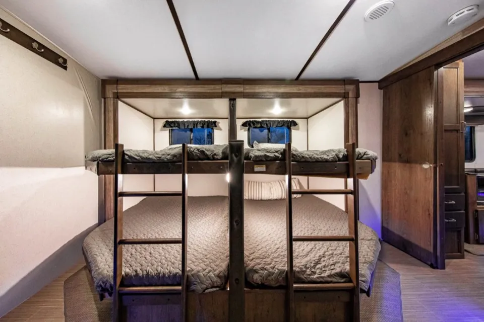 Unique Quad Double-Bunks Sleeps 12