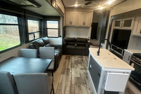 Graham's Keystone High country Fifth Wheel