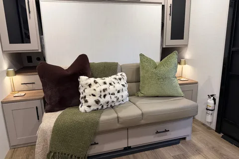Olive & Oak Lodge (Delivery Only)