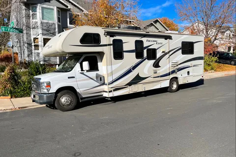 FletchCraft - Showroom Quality Thor Freedom Elite 28 ft. Motorhome (Class C)