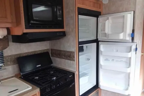 Spacious Family-Friendly Trailer – with quad bunks!