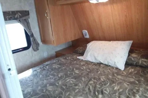 Spacious Family-Friendly Trailer – with quad bunks!