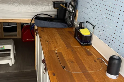 Hani,Dodge Ram 3500 pro master Camper
