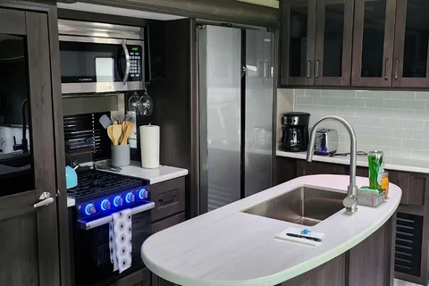 Petra's kids friendly Luxury Grand Design Reflection 315 RLTS Travel Trailer