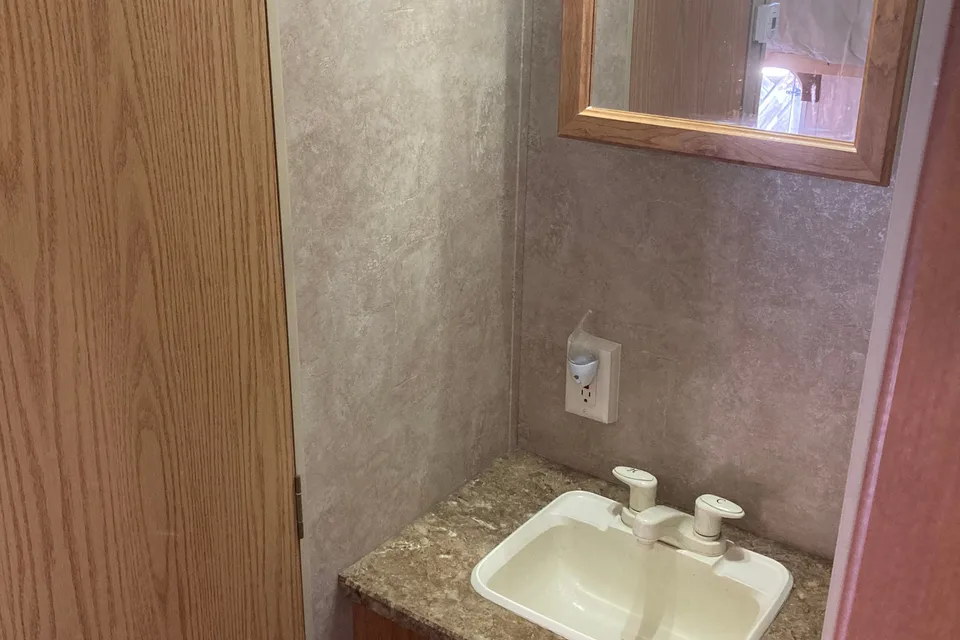 Trent's Spacious Springdale