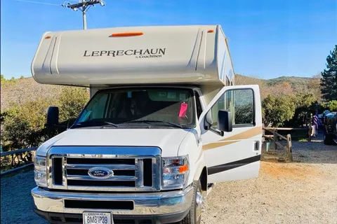 Jc venture  Coachmen Leprechaun  Class C