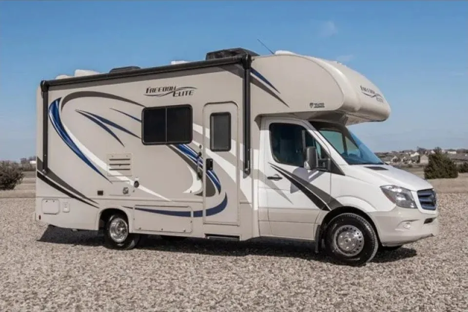 2018 Thor Freedom Elite 24FE – Easy to Drive, Comfortable & Adventure Ready