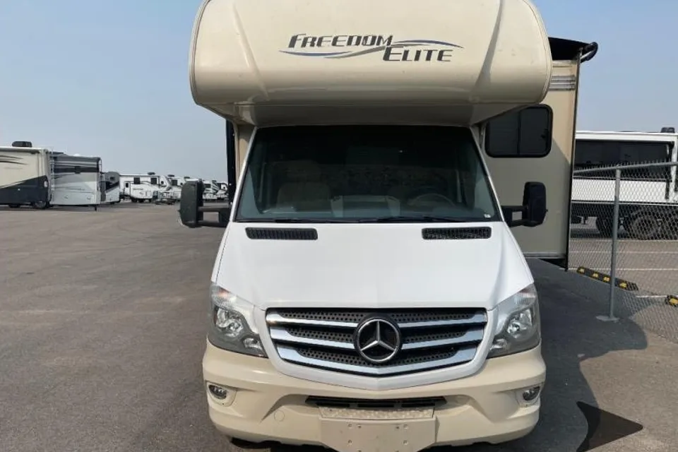 2018 Thor Freedom Elite 24FE – Easy to Drive, Comfortable & Adventure Ready