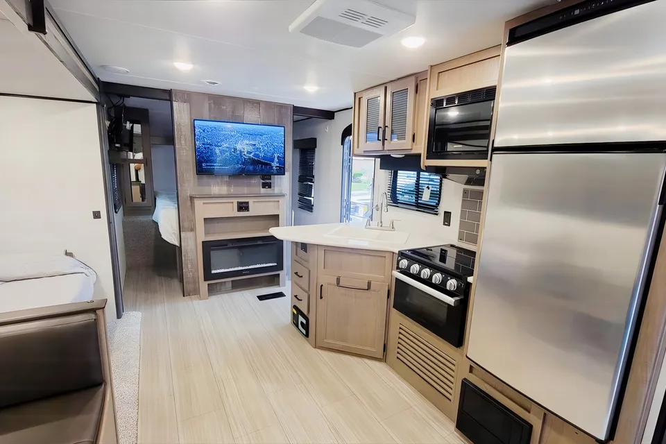 Brian's Keystone Hideout 272BH Travel Trailer
