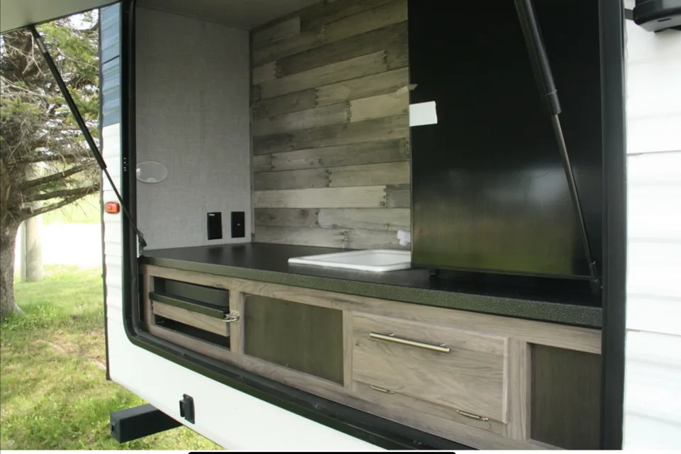 Chris's Zinger 340BH Travel Trailer