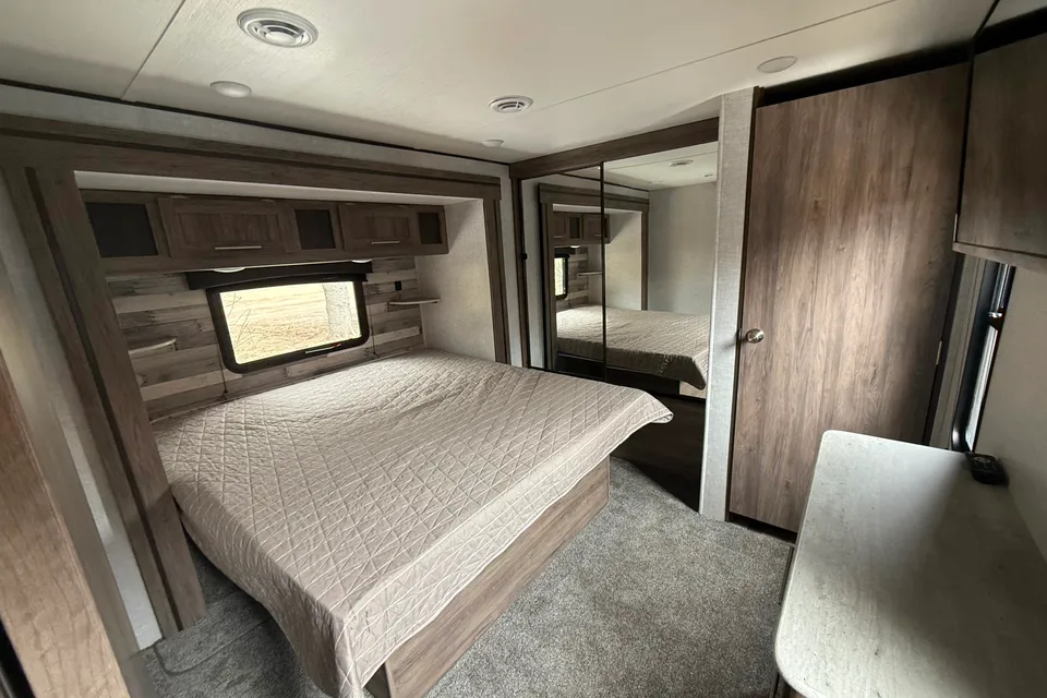 Chris's Zinger 340BH Travel Trailer