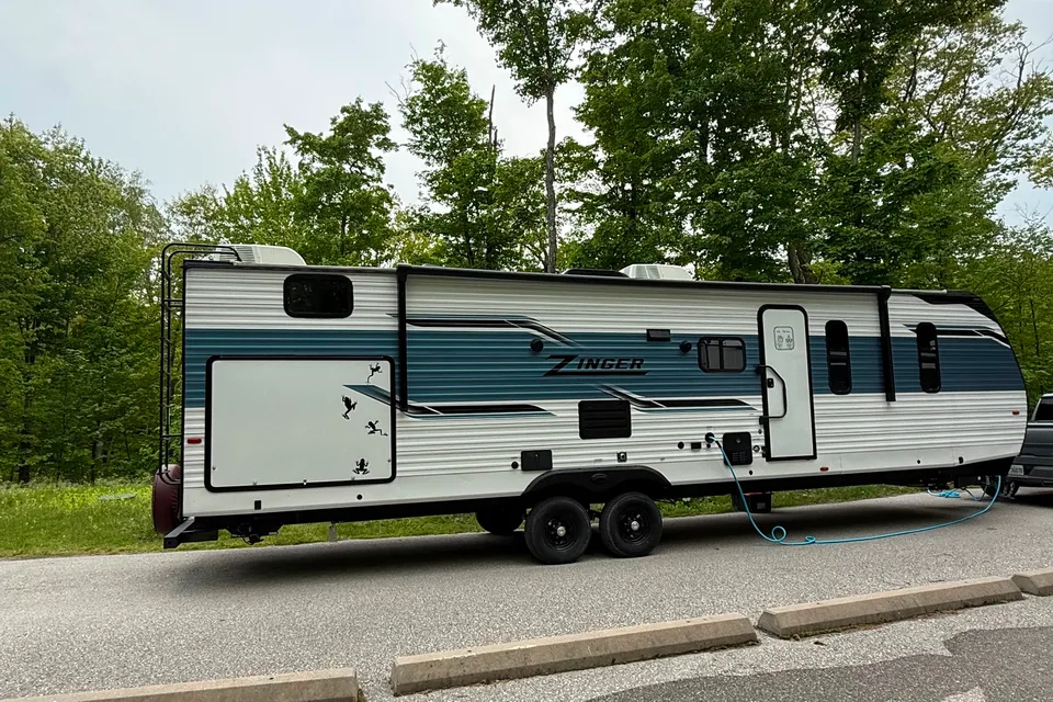 Chris's Zinger 340BH Travel Trailer