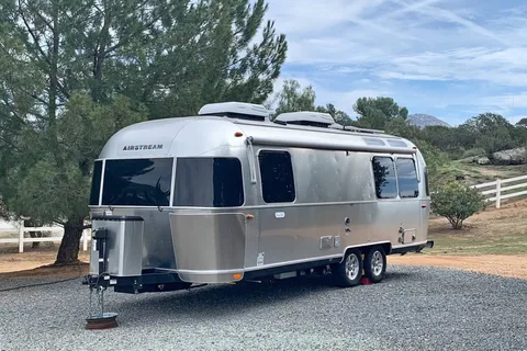 2022 Airstream Panoramic windows, Rear Hatch, Military Base access
