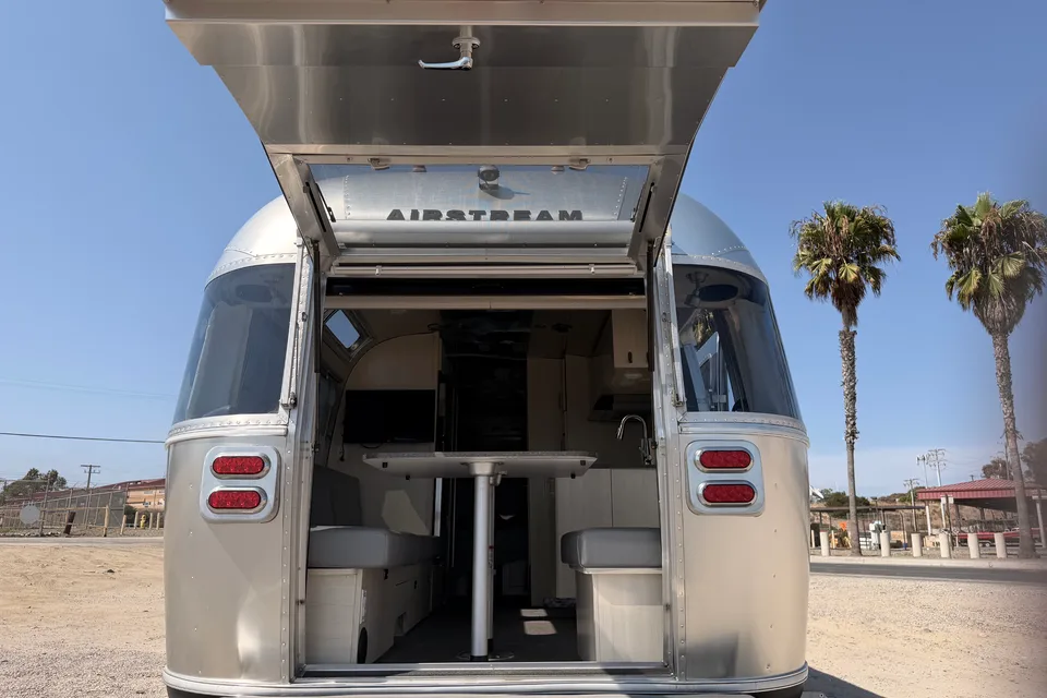 2022 Airstream Panoramic windows, Rear Hatch, Military Base access