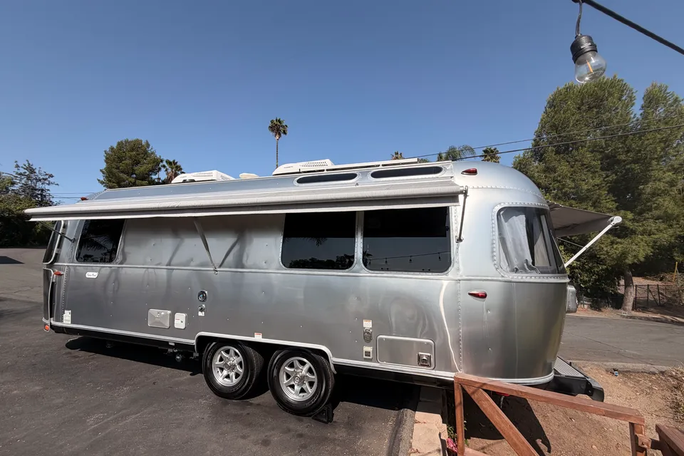 2022 Airstream Panoramic windows, Rear Hatch, Military Base access