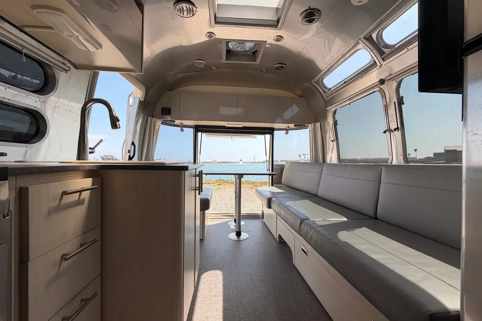 2022 Airstream Panoramic windows, Rear Hatch, Military Base access