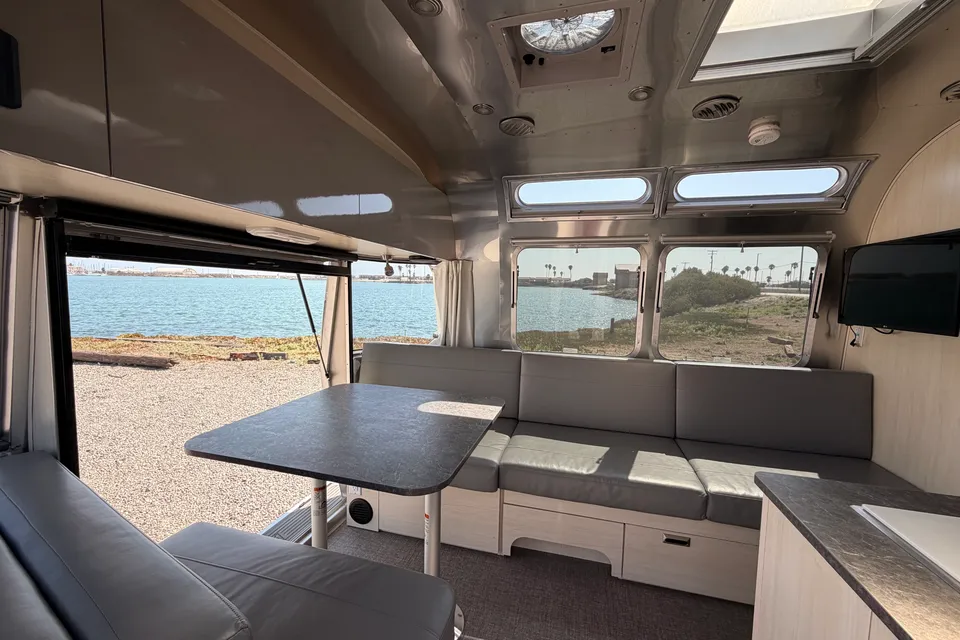 2022 Airstream Panoramic windows, Rear Hatch, Military Base access