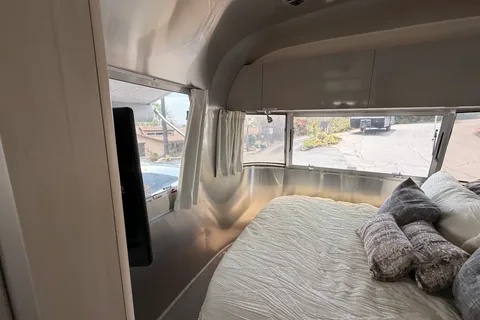 2022 Airstream Panoramic windows, Rear Hatch, Military Base access