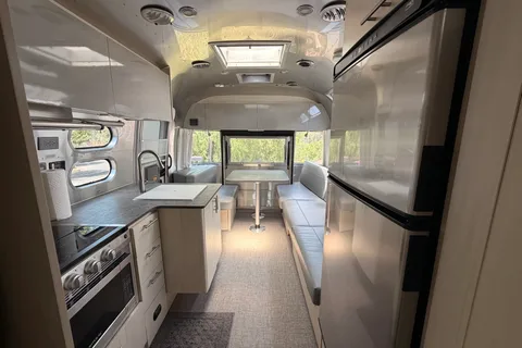 2022 Airstream Panoramic windows, Rear Hatch, Military Base access