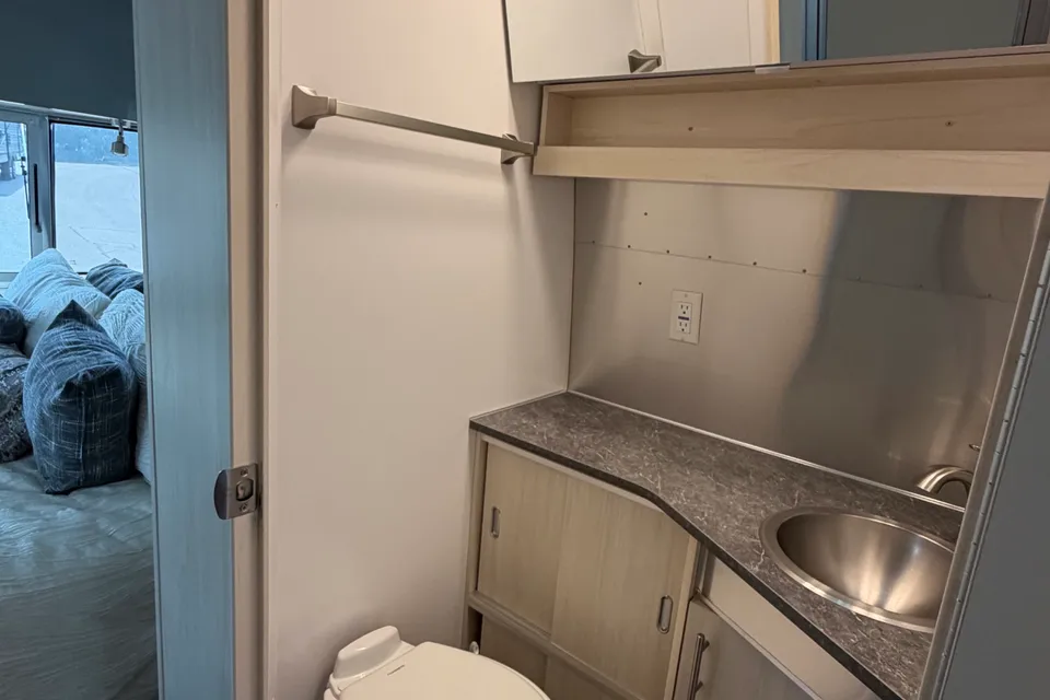 2022 Airstream Panoramic windows, Rear Hatch, Military Base access