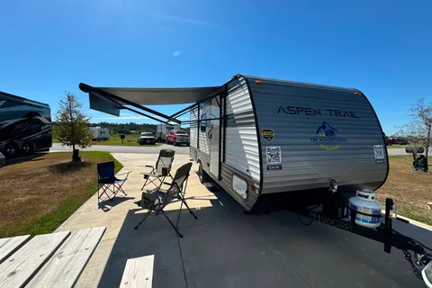 The Cozy Cabin Cruiser (0000)
