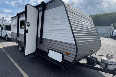 henry's Coleman CM17B22 Travel Trailer