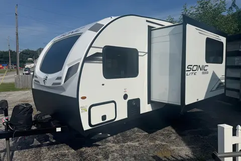 Josh's Venture Sonic lite Travel Trailer