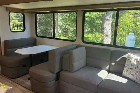Julie's Cruiser RV 24rb Travel Trailer