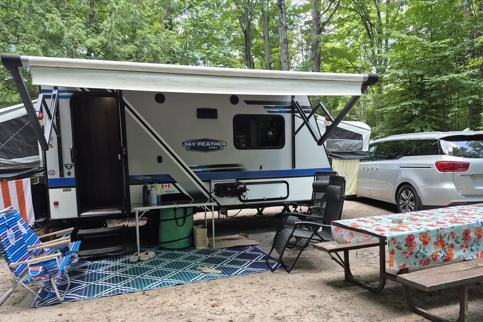 Daniel's Jayco Jay Feather 16 XRB Hybrid Camper