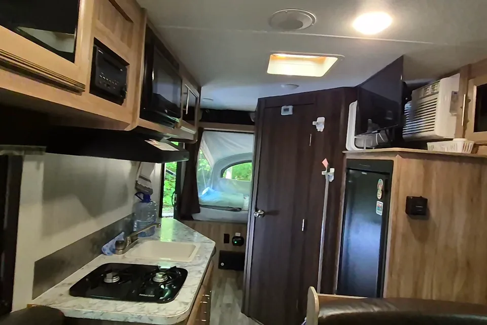 Daniel's Jayco Jay Feather 16 XRB Hybrid Camper