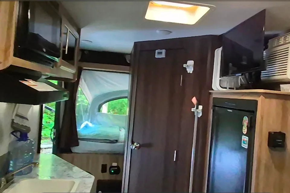 Daniel's Jayco Jay Feather 16 XRB Hybrid Camper