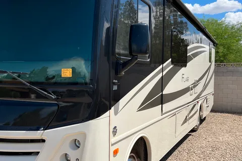 Robert's Fleetwood Flair 29M Class A