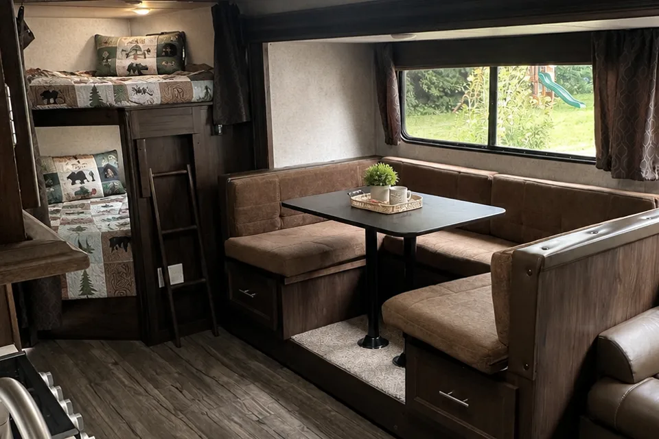 The Grand Family Adventurer | Pet-Friendly Bunks Sleeps 8