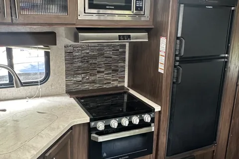 The Grand Family Adventurer | Pet-Friendly Bunks Sleeps 8