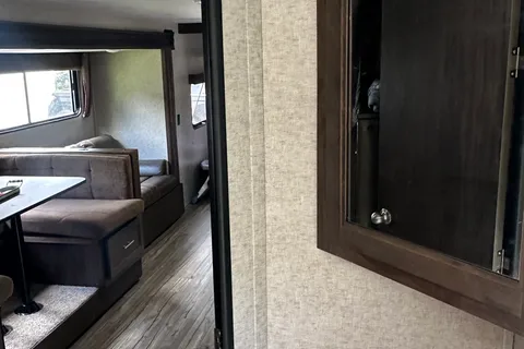 The Grand Family Adventurer | Pet-Friendly Bunks Sleeps 8