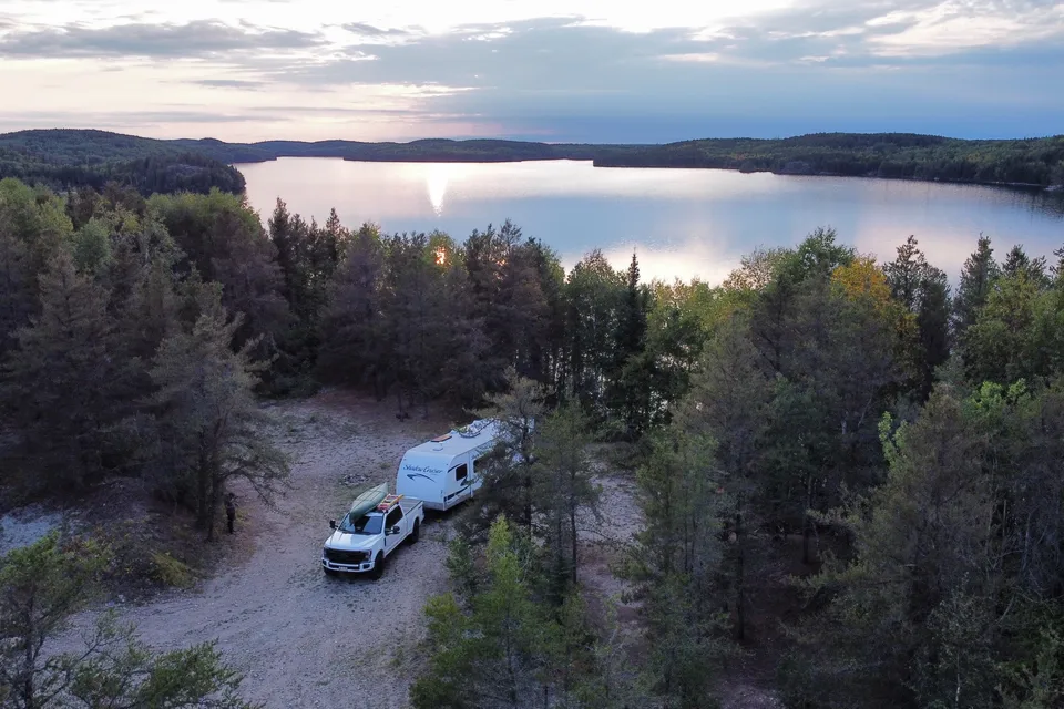 Shadow Cruiser 28' Travel Trailer