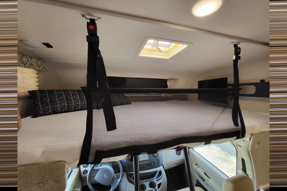 Rv Rentals Way of Life's Like NEW Leprechaun 260RS CML1