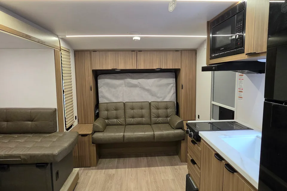 Foxchase AMV Forest River 178BHSK Travel Trailer