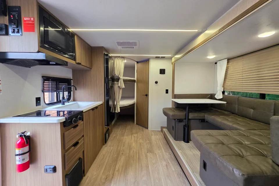 Foxchase AMV Forest River 178BHSK Travel Trailer