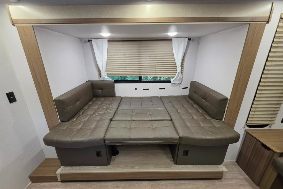 Foxchase AMV Forest River 178BHSK Travel Trailer