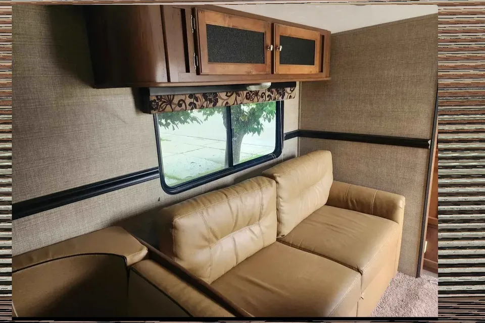 Melissa's Dutchmen Aspen Trail 2810BHS Travel Trailer