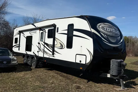 Heartland Torque T33 Toy Hauler