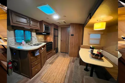 Joe and Christine's Fun Finder Xtreme Lite Travel Trailer